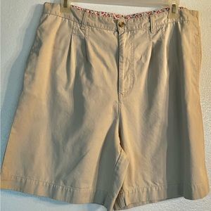 Vintage Mountain Lake Women's Size 16 Light Khaki Pleated Walking Shorts…
